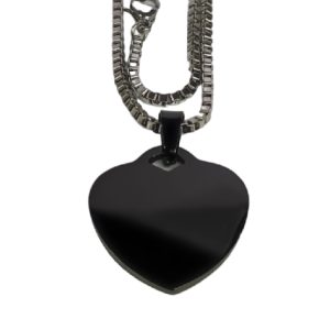 Collar con dije corazón negro de acero inoxidable