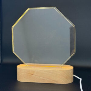 LAMPARA TRANSPARENTE OCTAGONAL CON BASE OVALADA